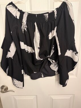 SHEIN Black and White High-Low Off-Shoulder Shirt